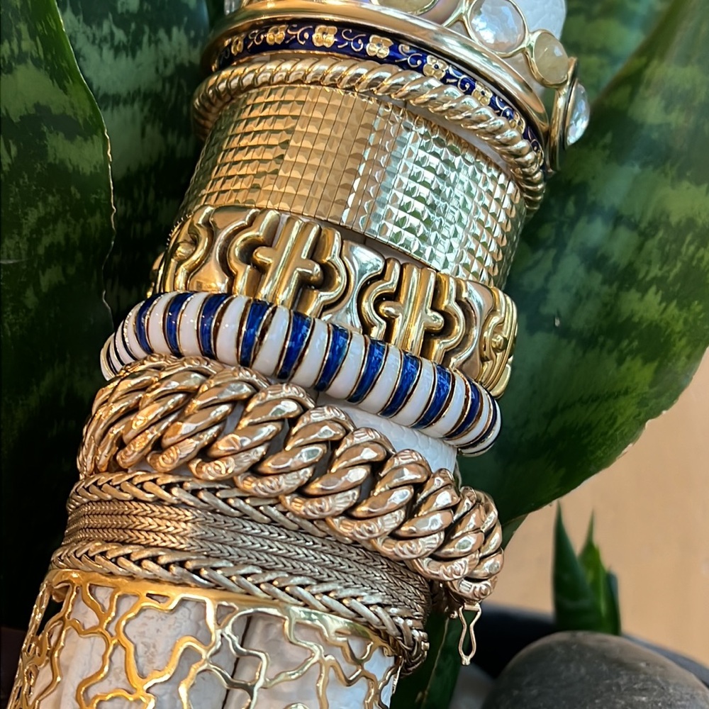 14,18, 22k gold and diamond bracelets - Picture 5 of 7